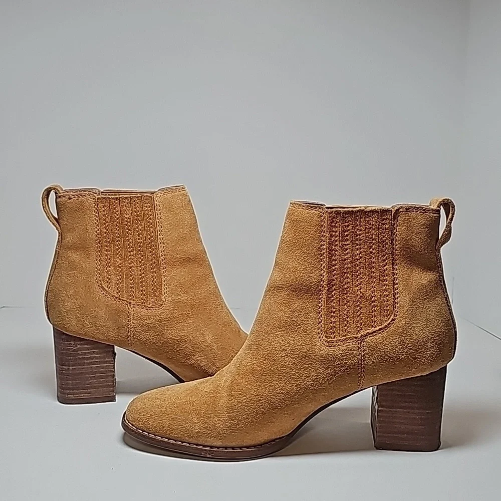 Madewell | Shoes | Madewell The Kat Chelsea Boot 75 Brown Tan Suede ...